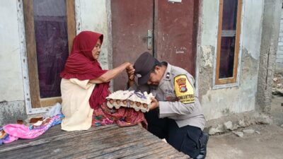 Polsek Sekotong Dukung Program Lombok Barat Mantap lewat Aksi Sosial