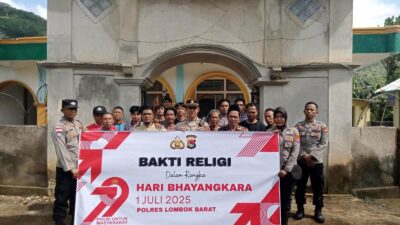 Polri Dekat Masyarakat: Polsek Sekotong Adakan Aksi Sosial di Taman Sejati