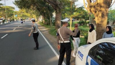 Edukasi dan Pencegahan 3C di Jalur Vital BIL oleh Satlantas Lombok Barat